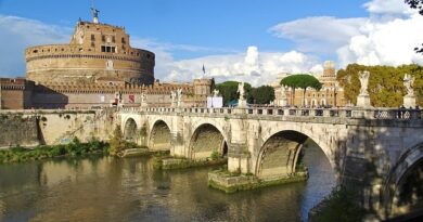 טירת סנטאנג'לו ברומא - מבט מבחוץ עם הגשר